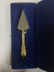 Spear gilded brass medium