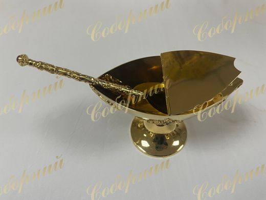 Incense pot with gilded spoon