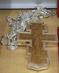 Крест протоиерейский (дер.груша, латунь, в серебре с цепю)